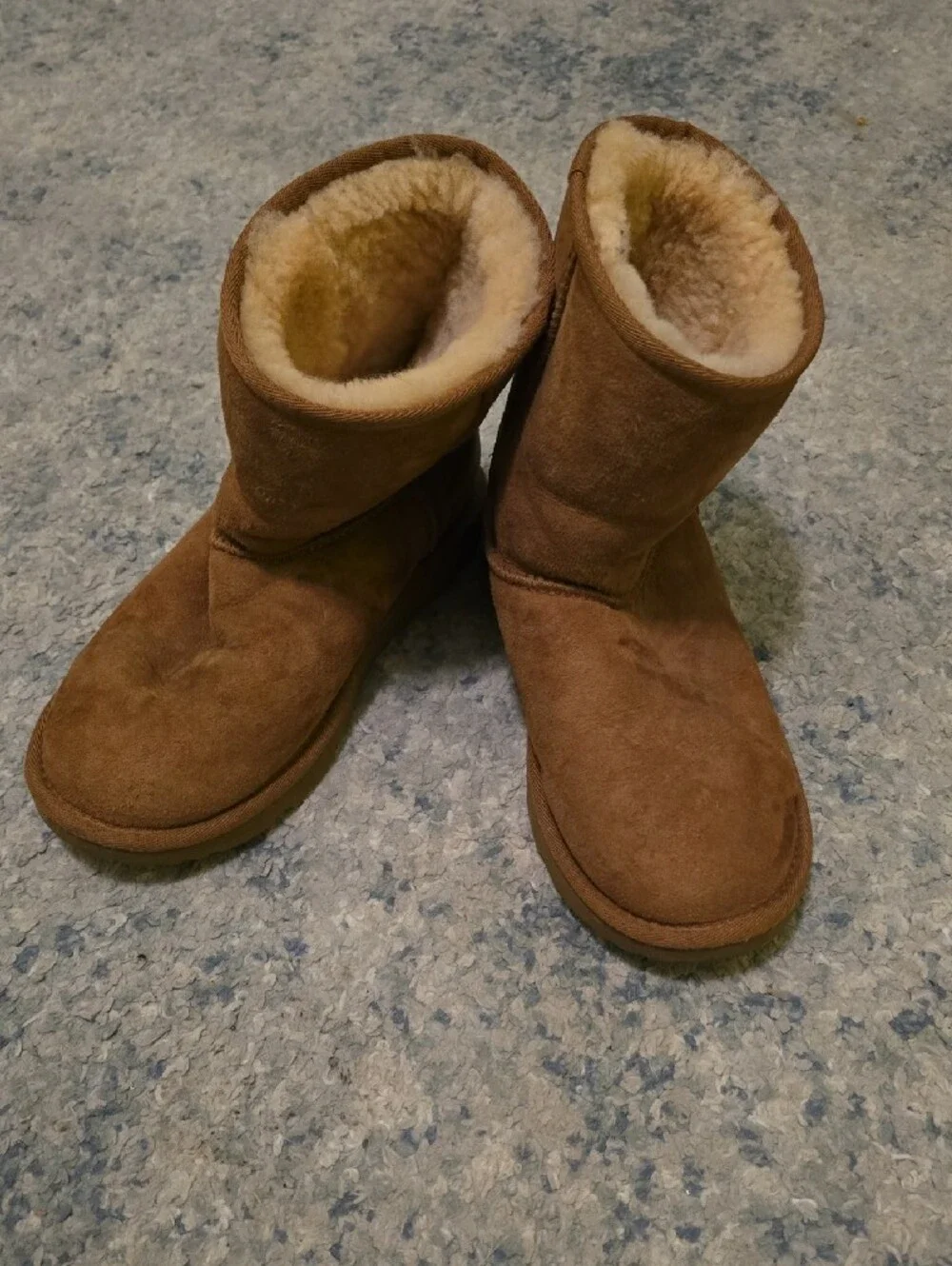UGG Kids Classic Short Boot — Chestnut Brown with Cream Shearling